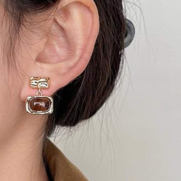 Vintage Elegance Brown & Gold Dangle Earrings - Picture 4 of 5